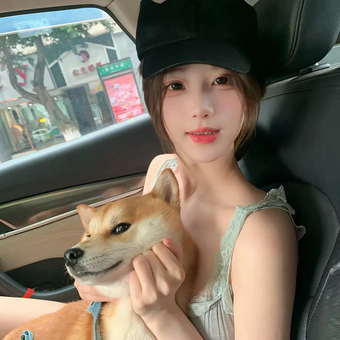 与此同时